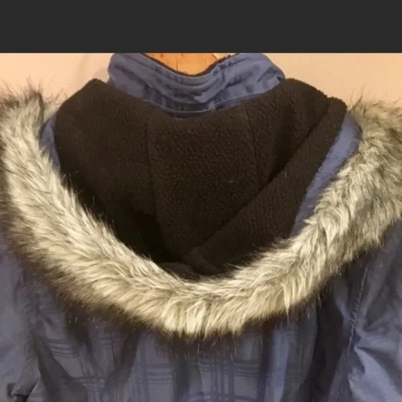 Woolrich Puffer Jacket w/ Removable Hood - Picture 8 of 13